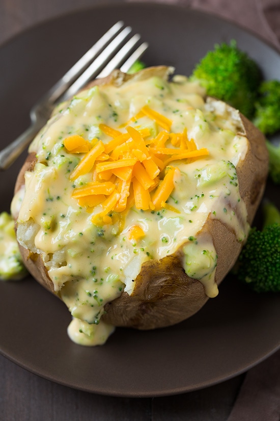 Cozy & Quick: Easy Broccoli Cheese Baked Potatoes for Weeknights